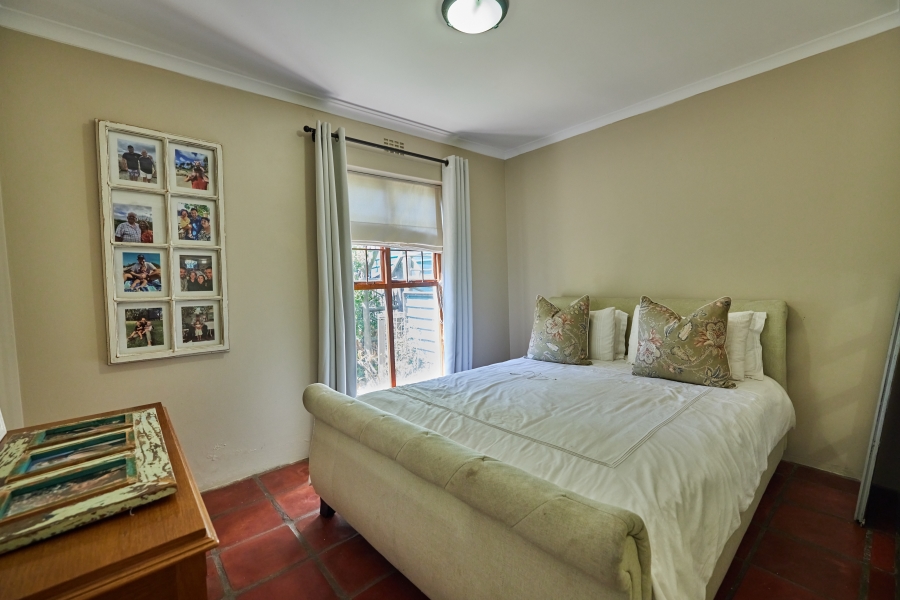 4 Bedroom Property for Sale in Milkwood Park Western Cape